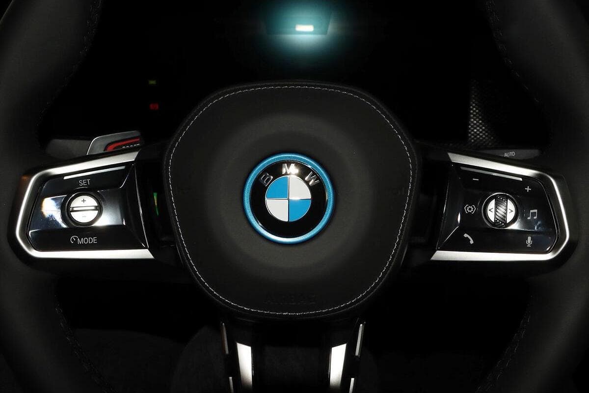 2025 BMW i7 xDrive60 M Sport G70 Auto AWD image 12