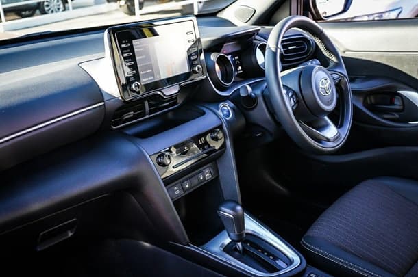 2023 Toyota Yaris Cross Hybrid Urban image 22