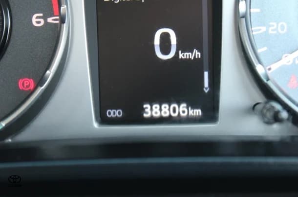 2023 Toyota Hilux 4x4 SR5 image 26
