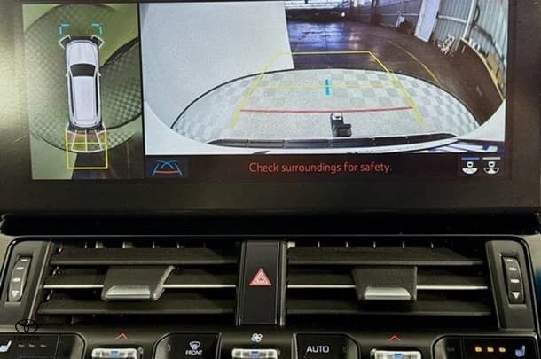 2022 Toyota LANDCRUISER Sahara ZX image 15