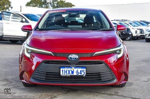 2023 Toyota Corolla Sedan Hybrid Ascent Sport image 3