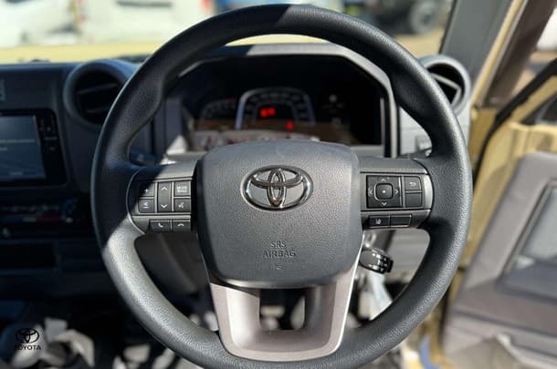 2024 Toyota LC Military GXL image 17