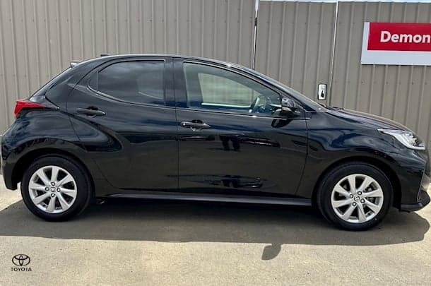 2023 Toyota Yaris SX image 10