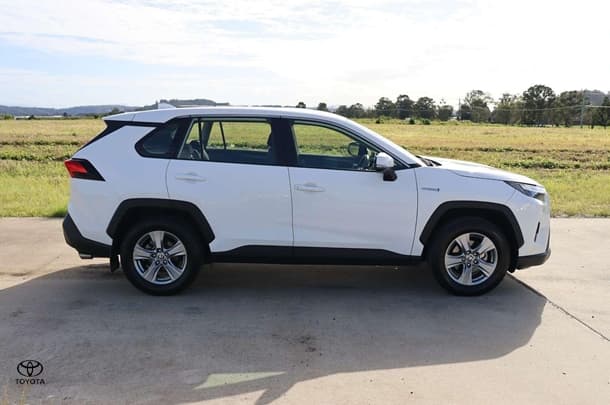 2023 Toyota RAV4 Hybrid GX AWD image 9