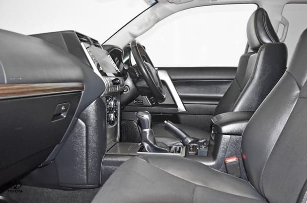 2023 Toyota Prado Kakadu image 18