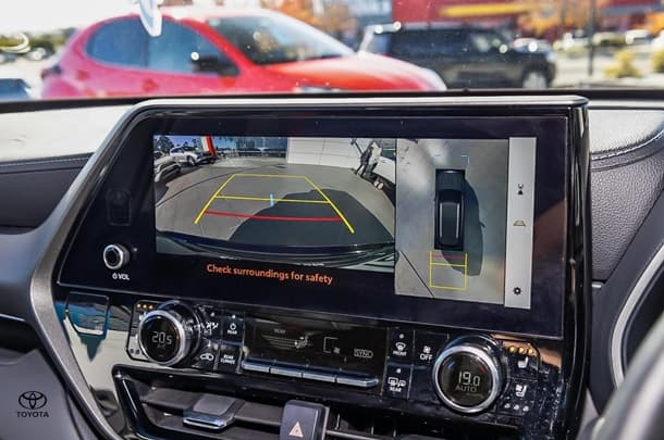 2022 Toyota Kluger Hybrid AWD GRANDE image 20