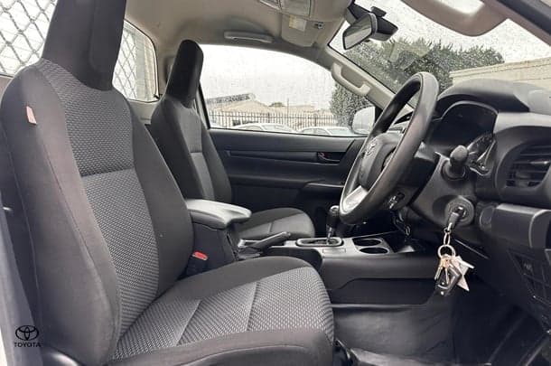 2023 Toyota HiLux 4x2 Workmate image 10