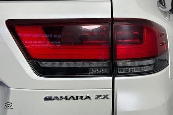 2022 Toyota LANDCRUISER Sahara ZX image 8