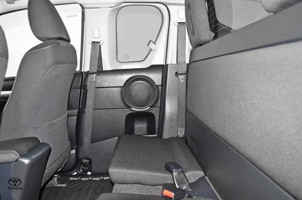2024 Toyota Hilux 4x4 SR5 image 17