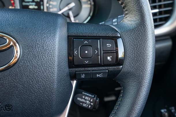 2024 TOYOTA Hilux 4x4 SR5 image 20