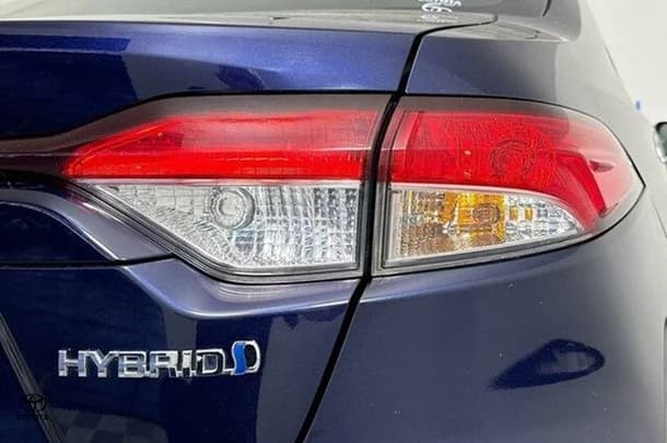 2023 Toyota Corolla Sedan Hybrid Ascent Sport image 9