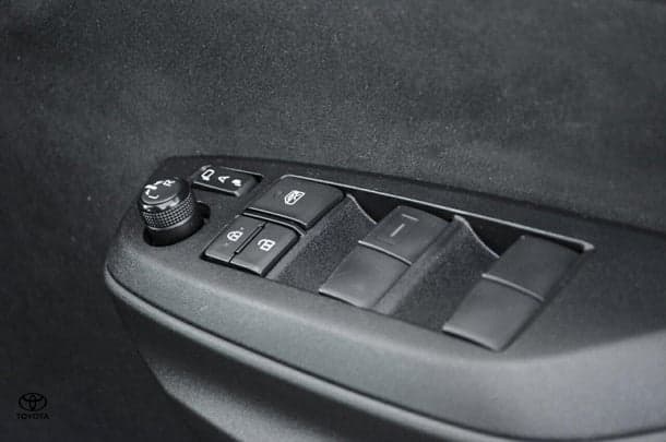 2023 Toyota Yaris Cross Hybrid GXL image 12