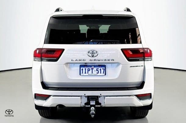2022 Toyota LANDCRUISER Sahara ZX image 7
