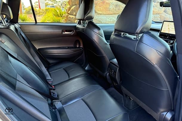 2023 Toyota Corolla Cross Hybrid GXL image 10