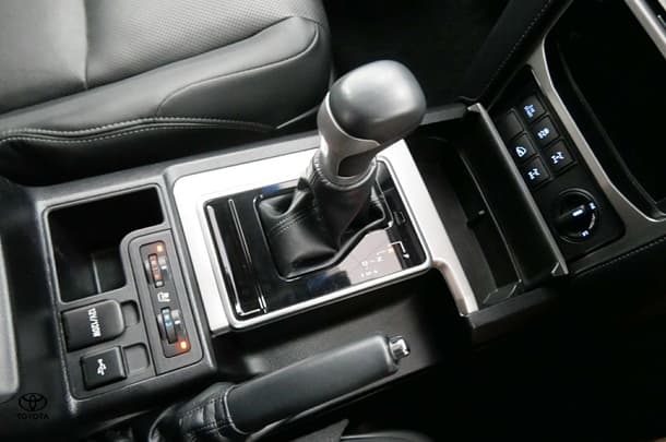 2023 Toyota Prado VX image 13