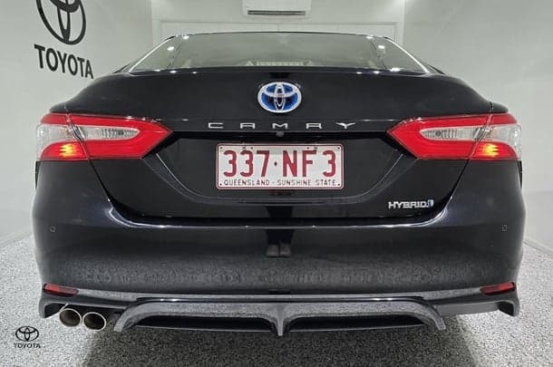 2020 Toyota Camry Hybrid Ascent Sport image 3