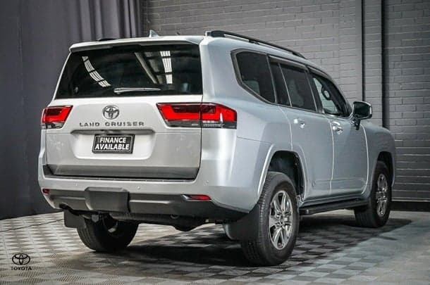 2024 Toyota Landcruiser VX image 7