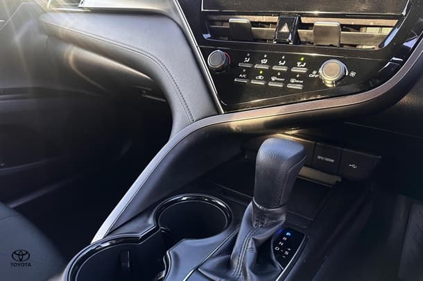2022 Toyota Camry Ascent image 20