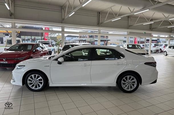 2023 Toyota Camry Hybrid Ascent image 3