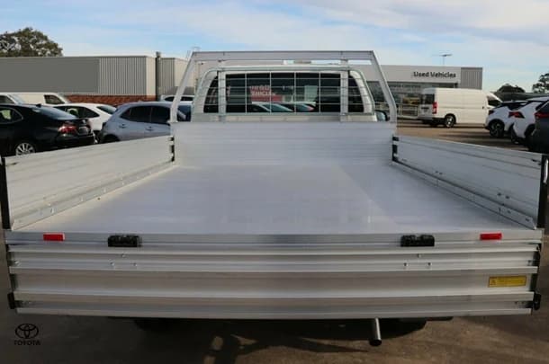 2024 Toyota Hilux 4x2 Workmate image 19