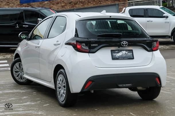 2022 Toyota Yaris Ascent Sport image 2