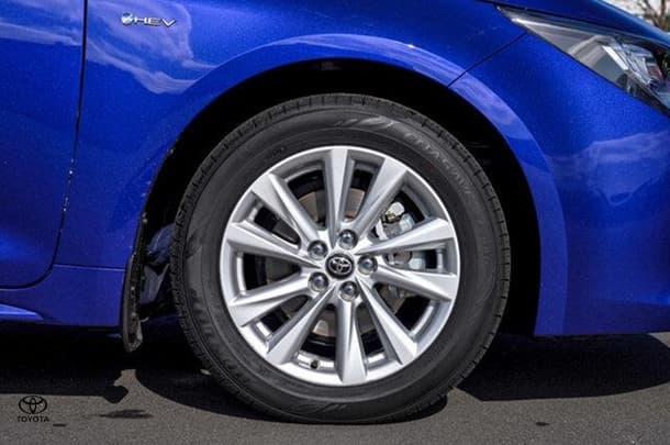 2024 Toyota Corolla Hatch Hybrid Ascent Sport image 12