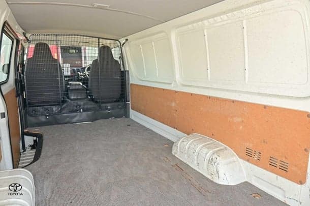2017 Toyota Hiace LWB image 9
