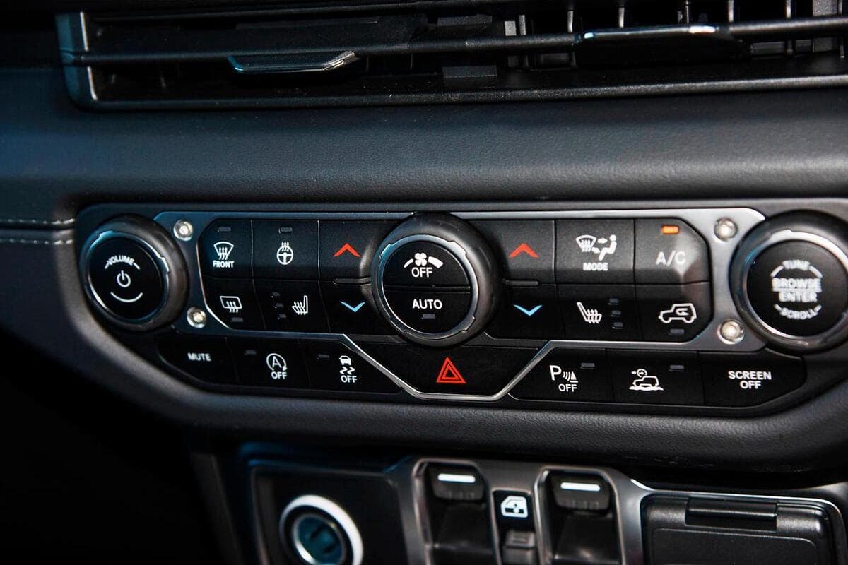 2024 Jeep Wrangler Unlimited Overland Auto 4x4 MY24 image 13