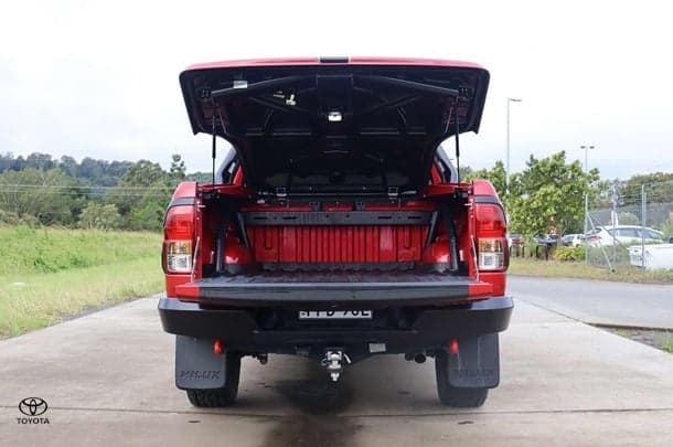 2018 Toyota Hilux 4x4 Rugged X image 8