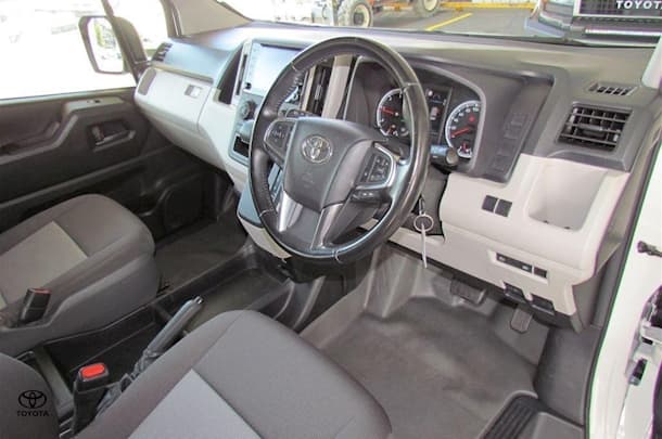 2020 Toyota Hiace LWB image 15