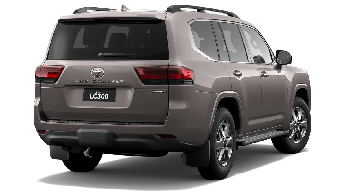 2025 Toyota LandCruiser 300 Sahara Automatic image 3