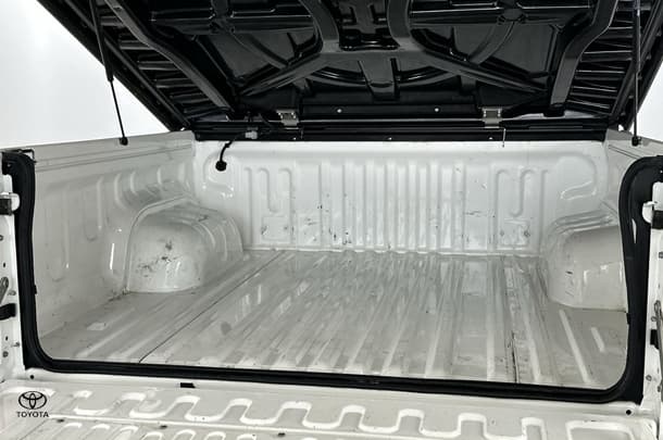 2019 Toyota Hilux SR image 30