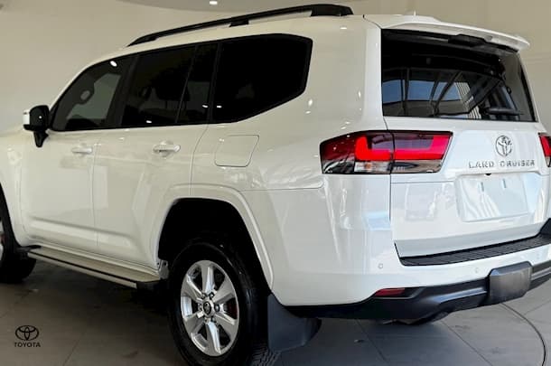 2022 Toyota Landcruiser GXL image 9