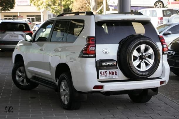 2023 Toyota Prado GXL image 4