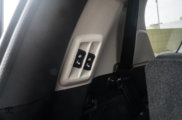 2022 Toyota PRADO Kakadu image 25