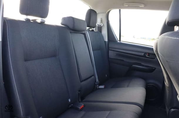 2023 Toyota Hilux 4x4 SR image 20