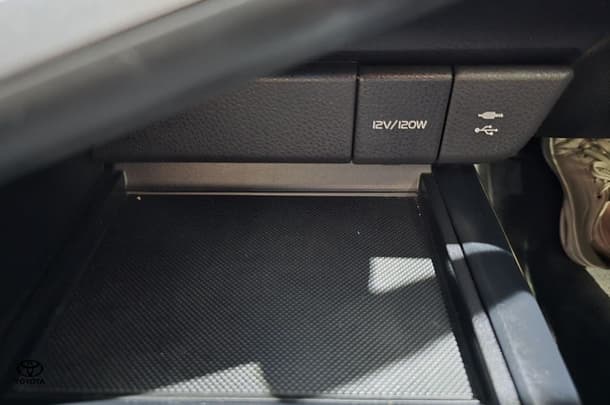 2020 Toyota Camry Hybrid Ascent Sport image 22