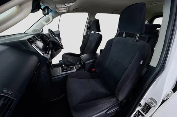 2020 Toyota Prado GX image 16