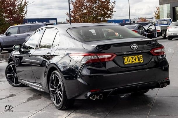 2018 Toyota CAMRY SX image 3