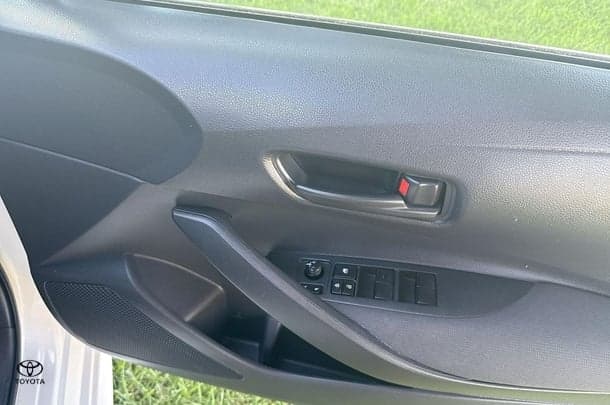 2021 Toyota Corolla Ascent Sport image 13