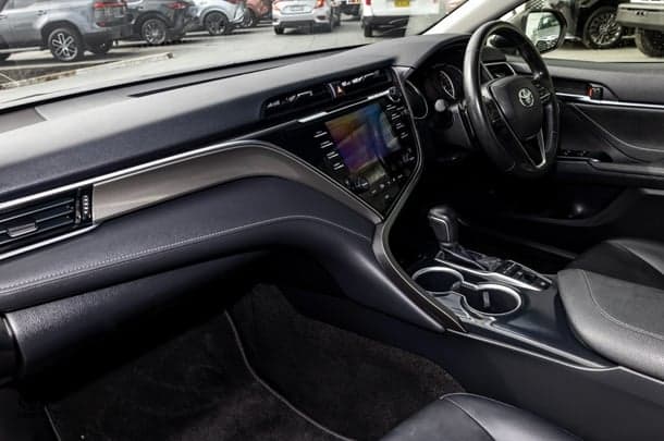 2018 Toyota CAMRY SX image 9