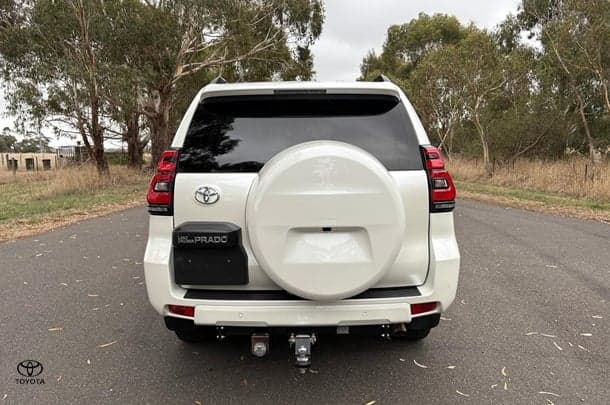 2021 Toyota Prado VX image 6