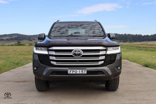 2022 Toyota Landcruiser VX image 2