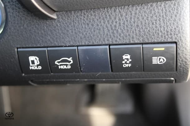 2020 Toyota Camry Hybrid Ascent image 24