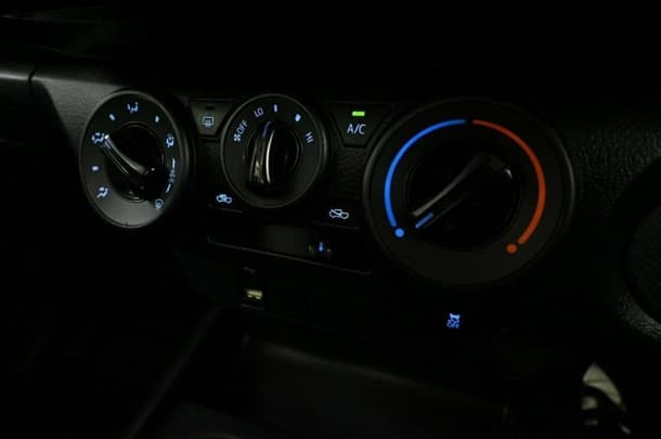 2023 Toyota Hilux SR image 15