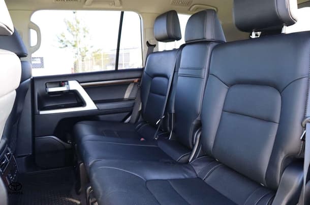 2018 Toyota Landcruiser VX image 29