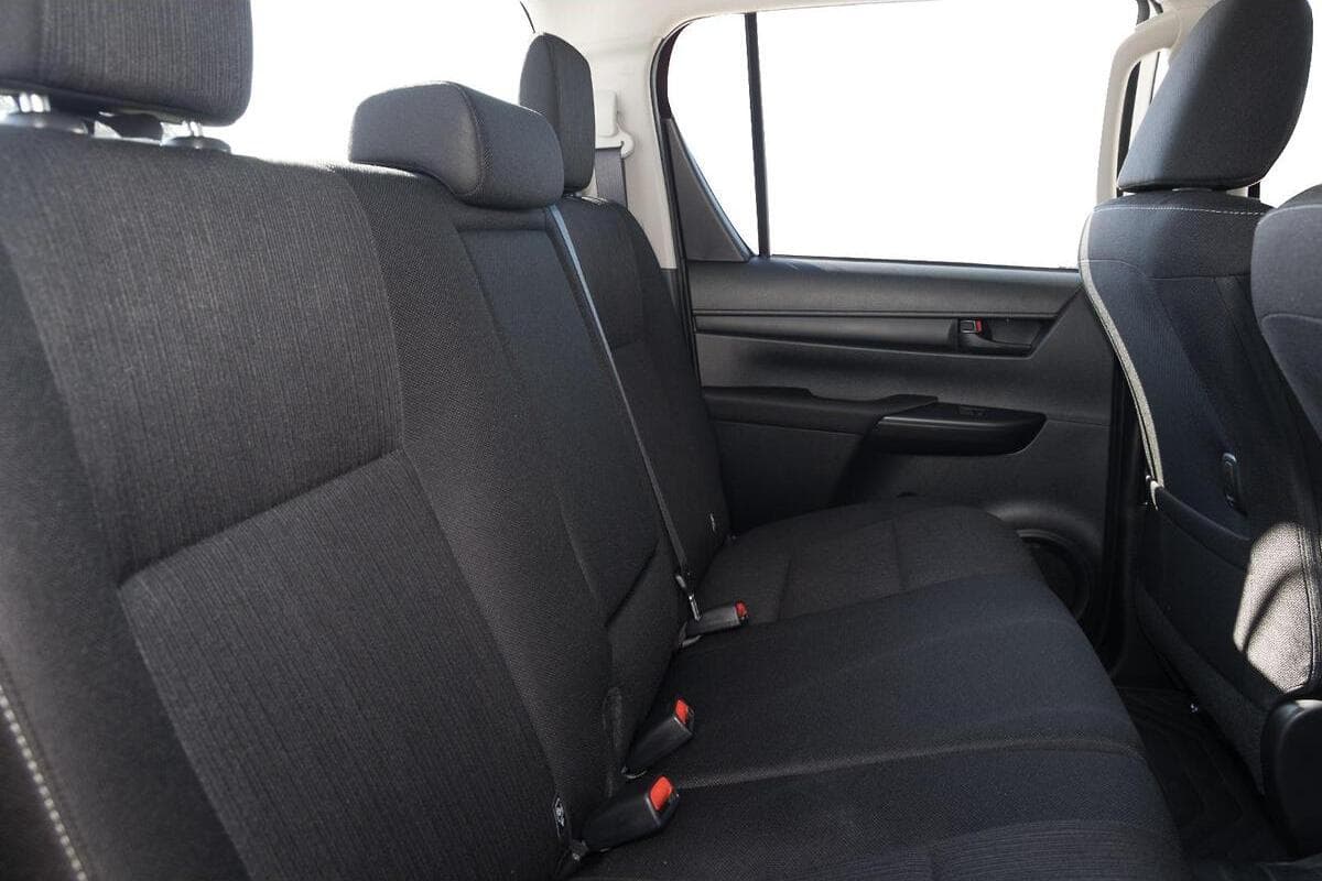 2025 Toyota Hilux SR Auto 4x4 Double Cab image 8