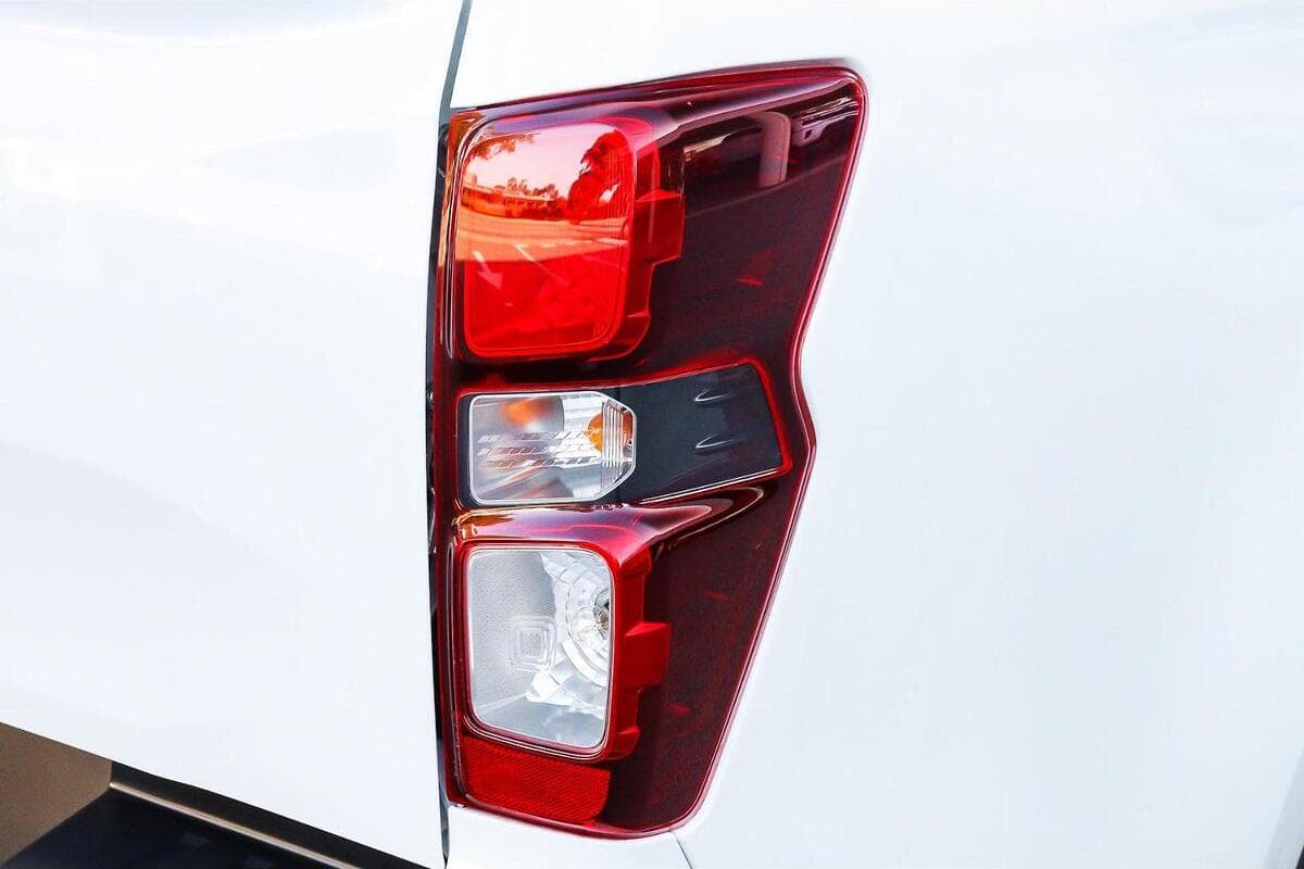 2025 Isuzu D-MAX SX High Ride Auto 4x2 MY24 image 18