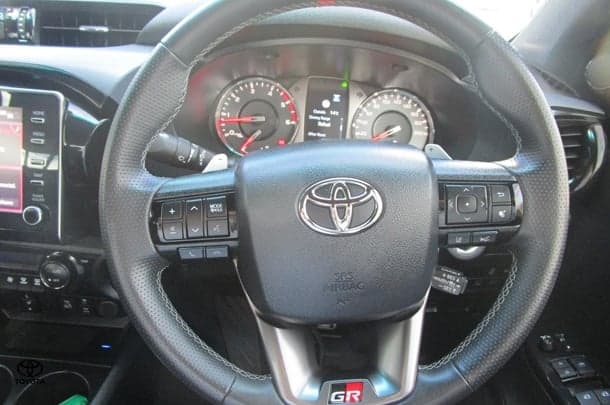 2024 Toyota Hilux GR-S image 13