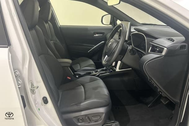 2023 Toyota Corolla Cross Hybrid Atmos AWD image 16